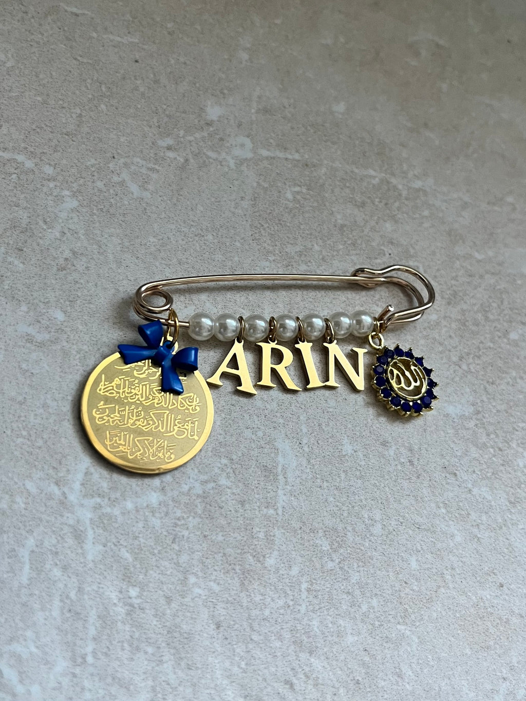 Islamische Babybrosche mit Perlen