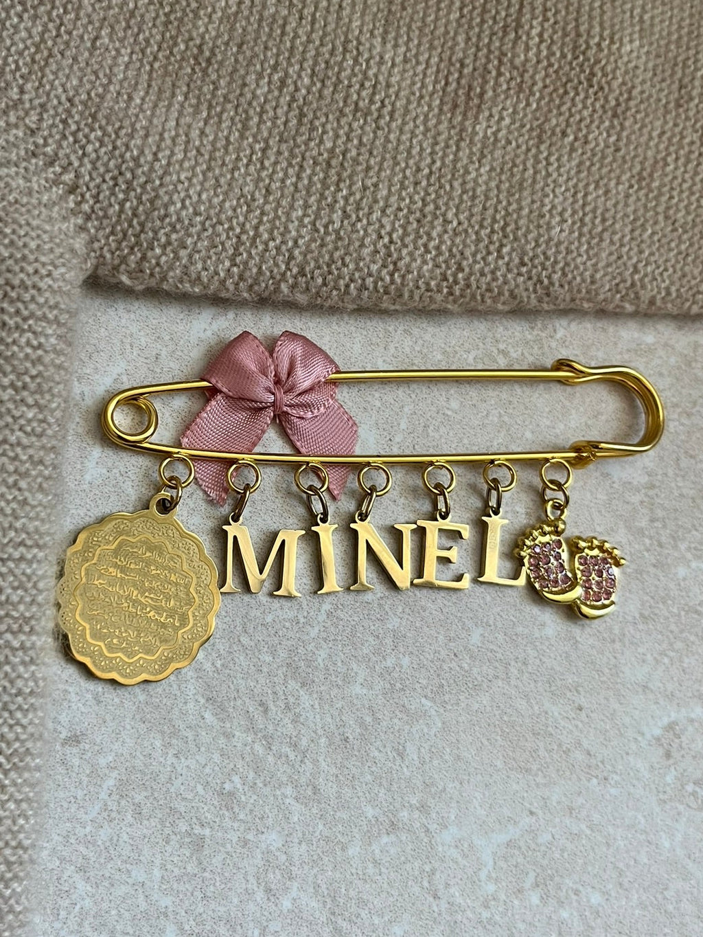 Islamische Babybrosche - Anstecknadel mit Schleife