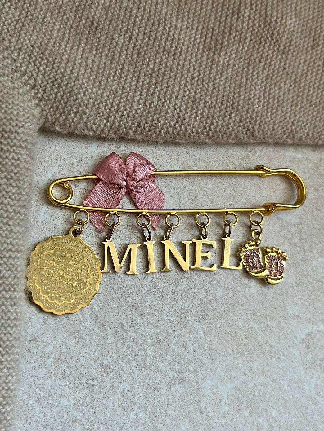 Islamische Babybrosche - Anstecknadel mit Schleife