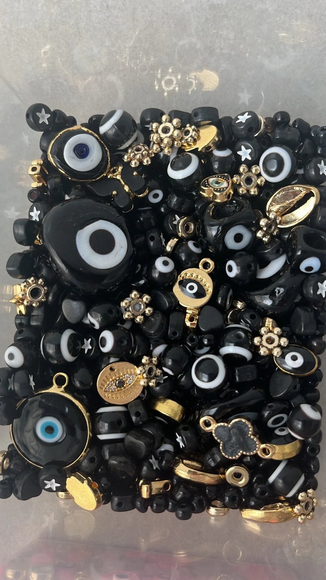 Perlenkonfetti/ Perlenmix/ mit 24K vergoldeten Charms & Anhängern