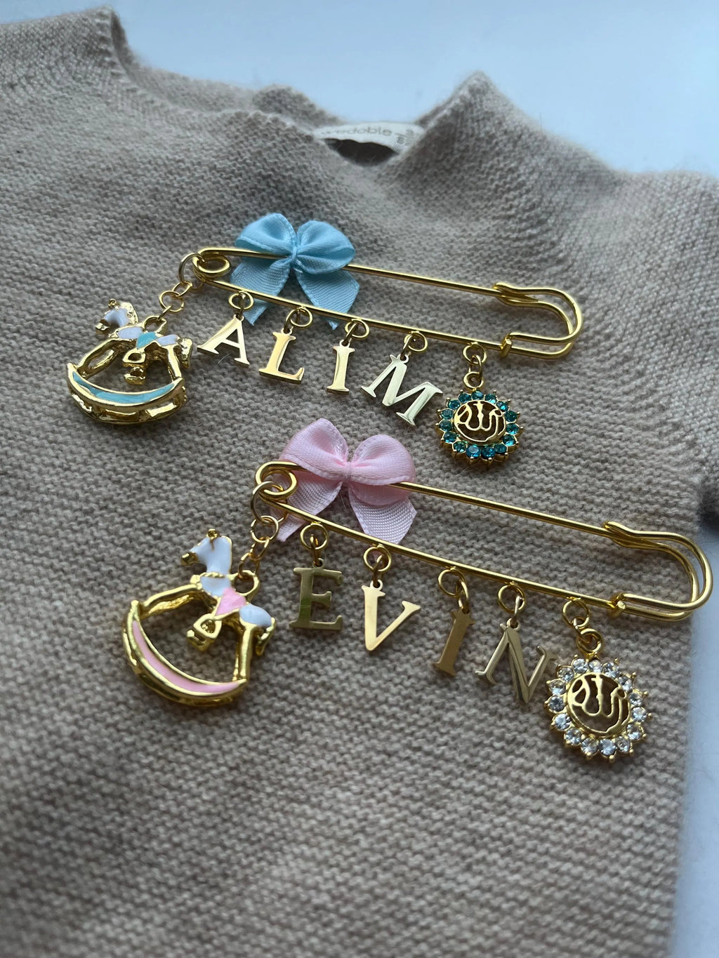 Islamische Babybrosche mit Schleife - Anstecknadel