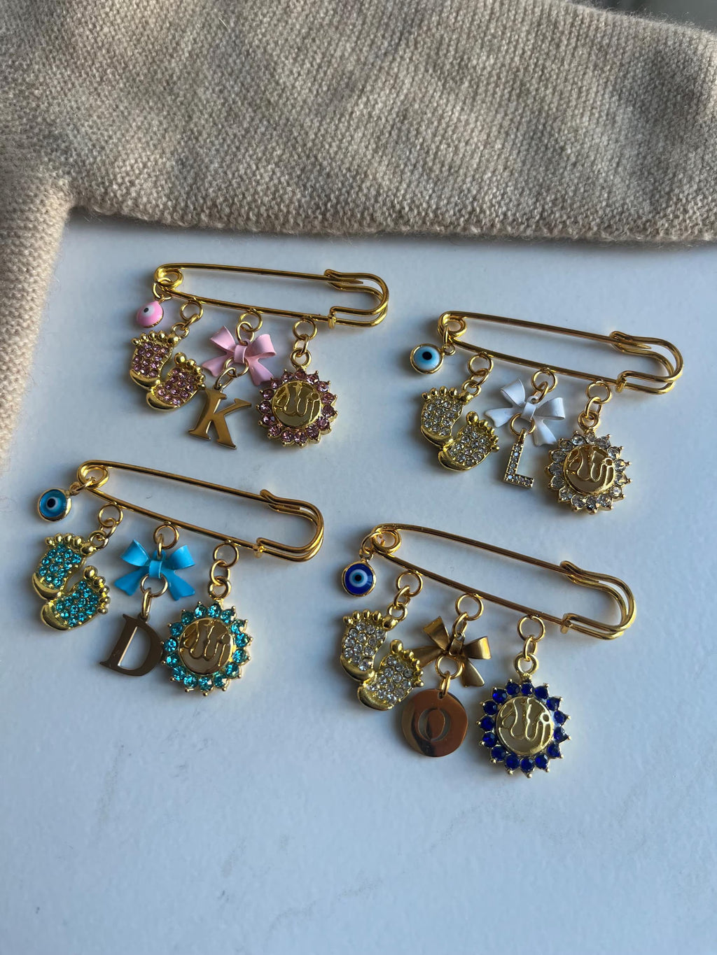 Islamische Babybrosche - Anstecknadel mit Nazar Anhänger