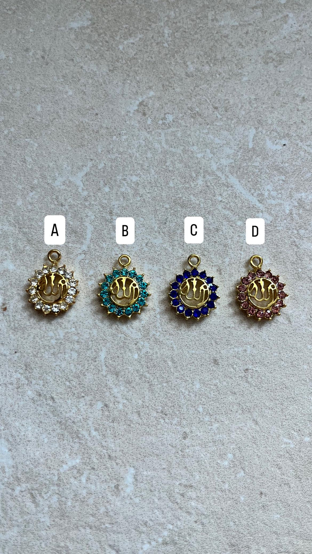 Islamische Babybrosche mit Perlen